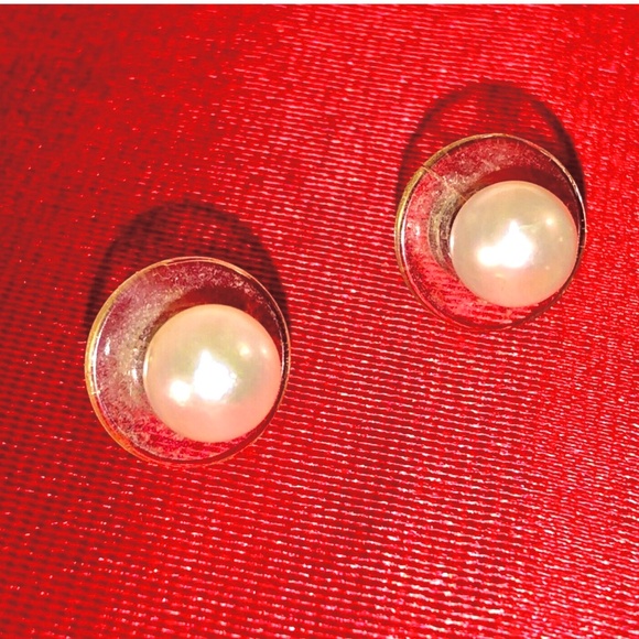 3/$32 Vtg 60s/70s *Trifari* Signed Faux Pearl Ball 3/8" Stud Pierced Earrings - Picture 3 of 6
